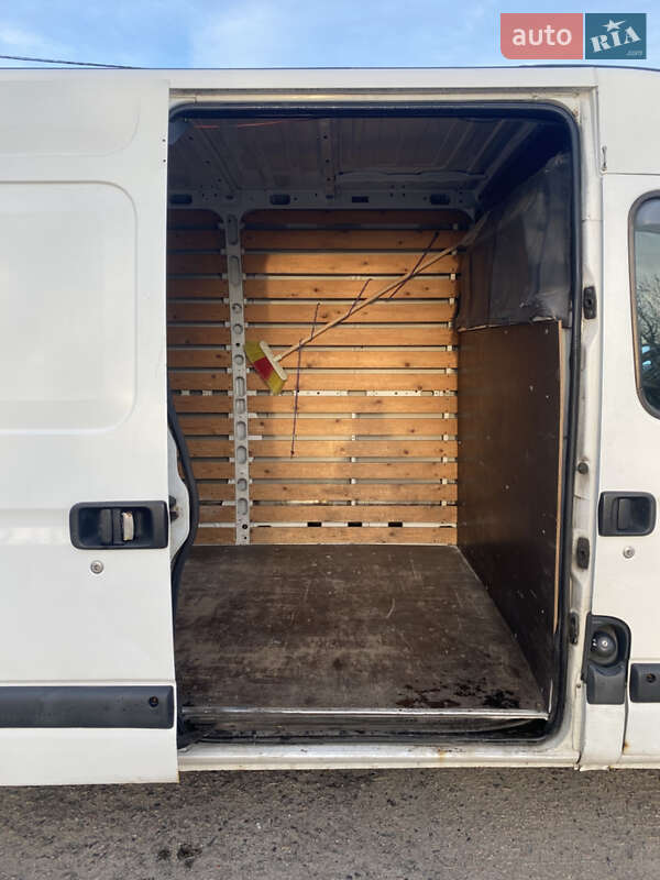 Інші вантажівки Renault Master 2005 в Обухові