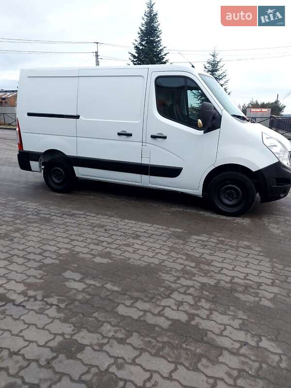Вантажний фургон Renault Master 2015 в Яворові