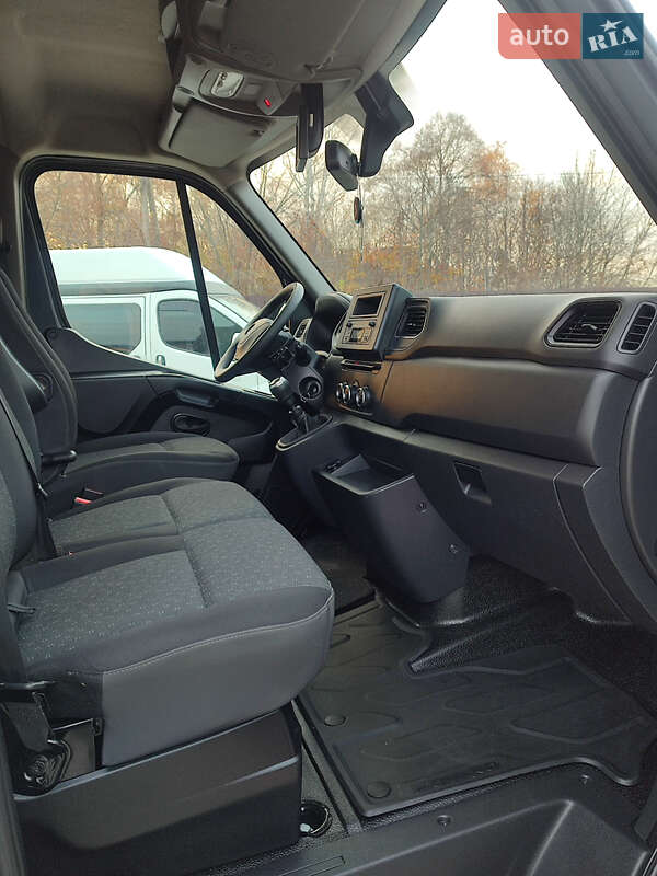 Вантажний фургон Renault Master 2021 в Луцьку