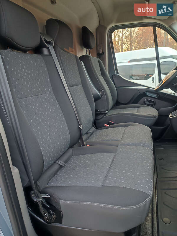 Вантажний фургон Renault Master 2021 в Луцьку