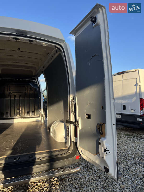 Вантажопасажирський фургон Renault Master 2018 в Львові