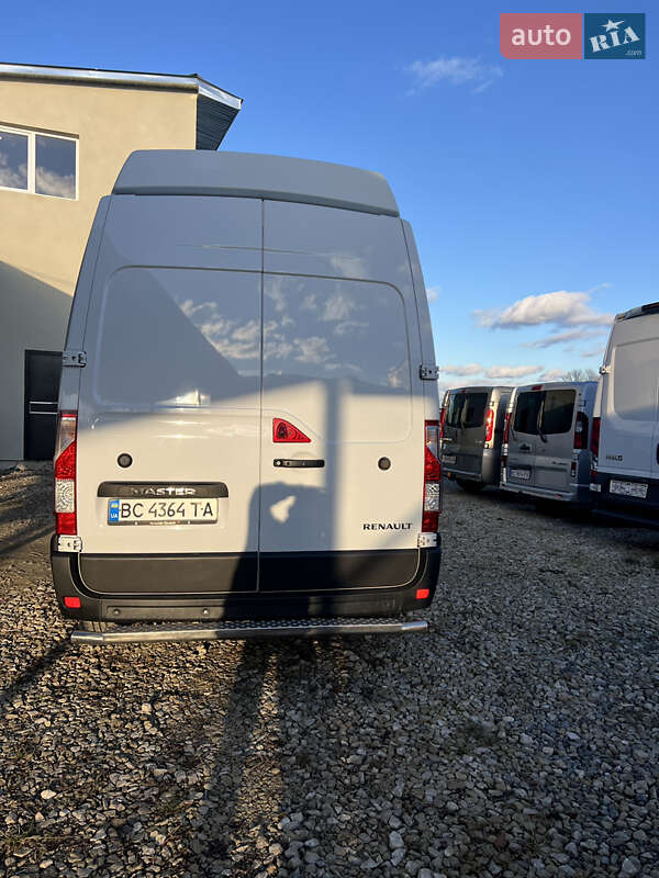 Вантажопасажирський фургон Renault Master 2018 в Львові