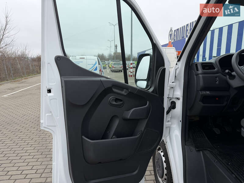 Грузовой фургон Renault Master 2022 в Дубно