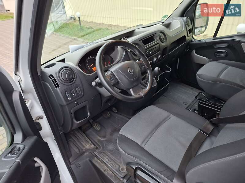 Грузовой фургон Renault Master 2012 в Ровно