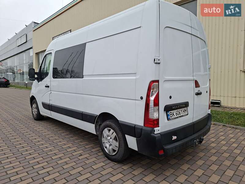 Грузовой фургон Renault Master 2012 в Ровно