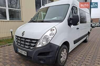 Вантажний фургон Renault Master 2012 в Рівному