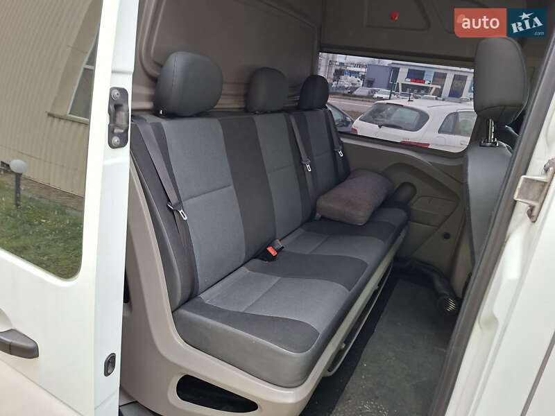 Грузовой фургон Renault Master 2012 в Ровно