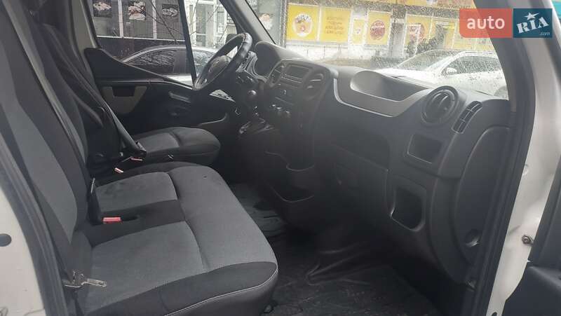 Вантажний фургон Renault Master 2015 в Олександрії