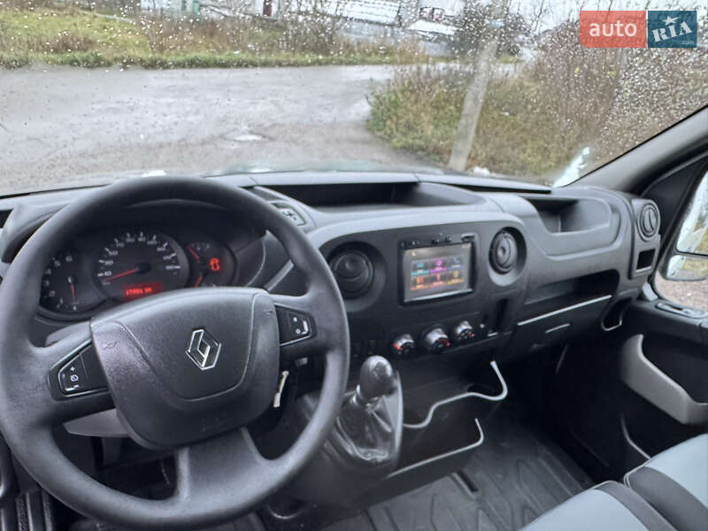 Мінівен Renault Master 2017 в Дубні