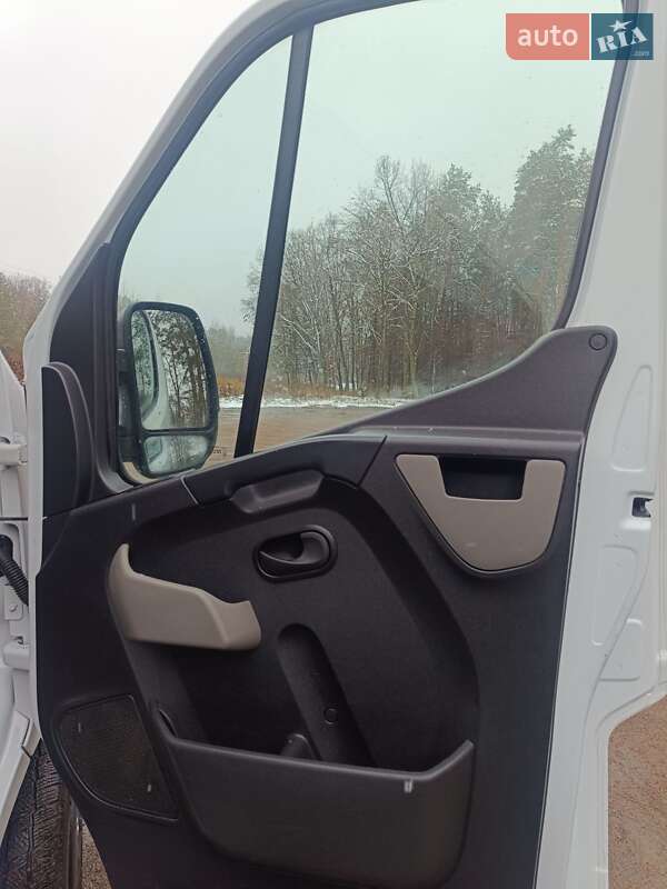 Вантажопасажирський фургон Renault Master 2018 в Дубні