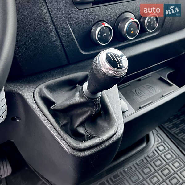 Вантажний фургон Renault Master 2021 в Києві