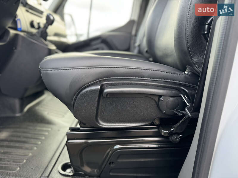 Вантажний фургон Renault Master 2020 в Києві