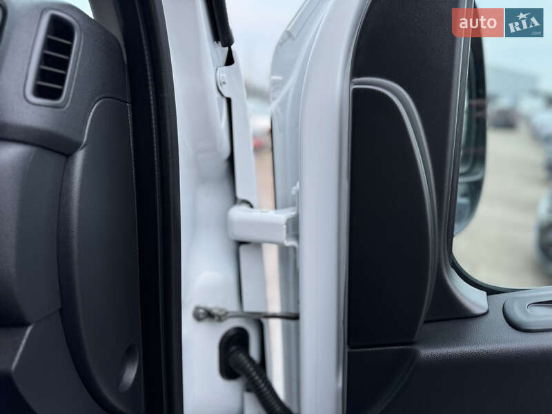 Грузовой фургон Renault Master 2020 в Киеве фото 56 Грузовой фургон Renault Master 2020 в Киеве