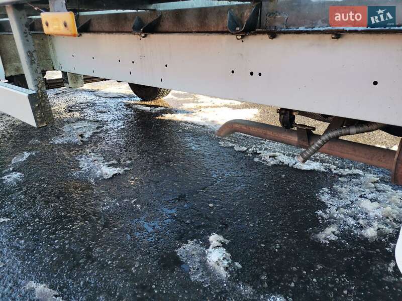 Евакуатор Renault Master 2012 в Львові