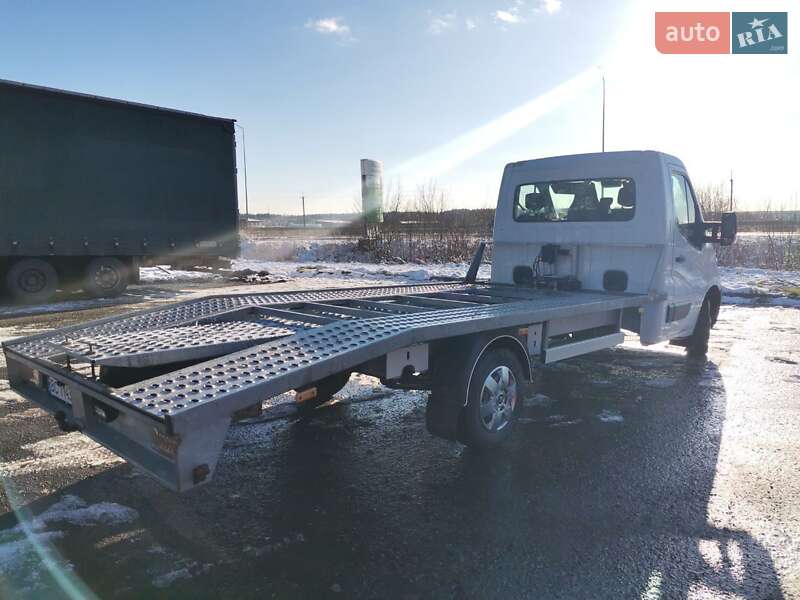 Евакуатор Renault Master 2012 в Львові