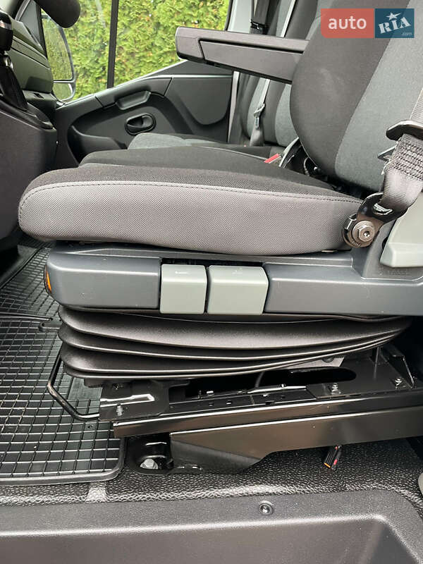 Вантажний фургон Renault Master 2020 в Дубні