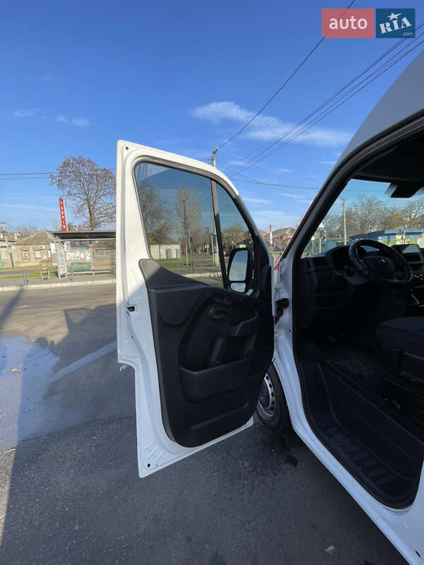 Мікроавтобус вантажний (до 3,5т) Renault Master 2023 в Миколаєві
