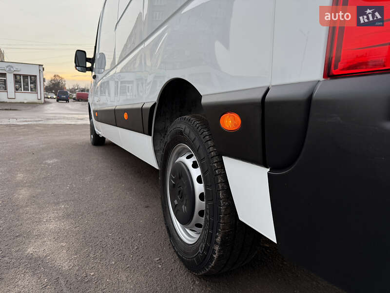 Грузовой фургон Renault Master 2023 в Дубно