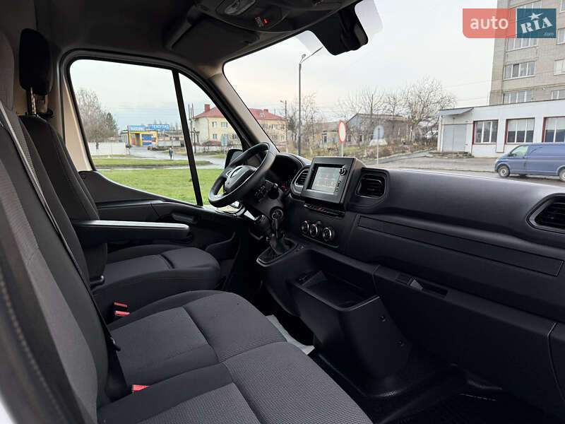 Грузовой фургон Renault Master 2023 в Дубно