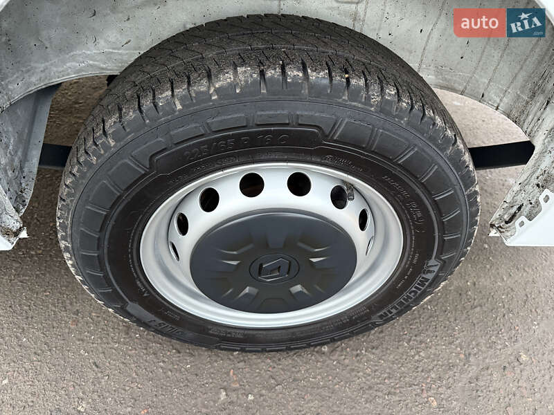 Грузовой фургон Renault Master 2023 в Дубно