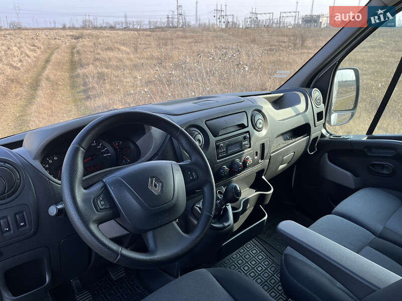 Вантажний фургон Renault Master 2017 в Миргороді
