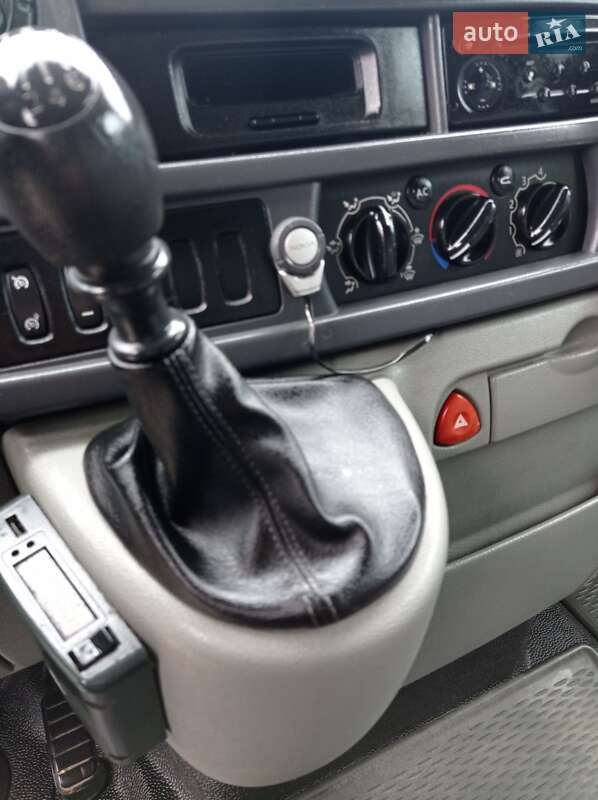 Вантажний фургон Renault Master 2006 в Долинській