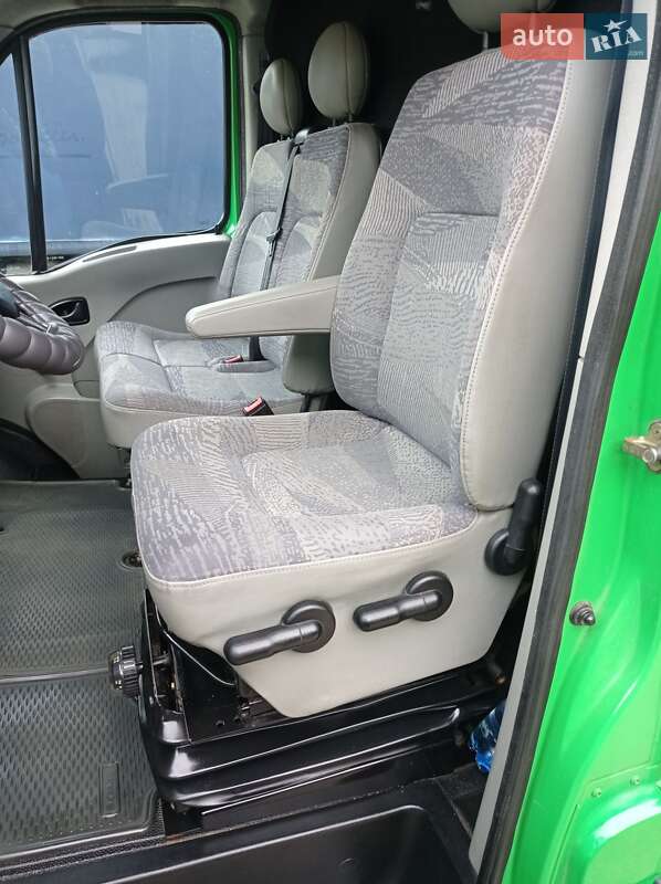Вантажний фургон Renault Master 2006 в Долинській