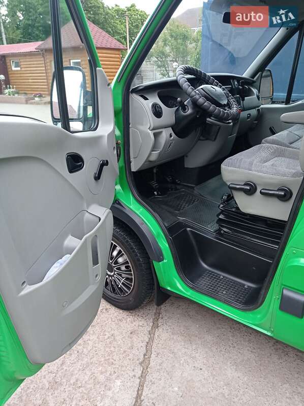 Вантажний фургон Renault Master 2006 в Долинській