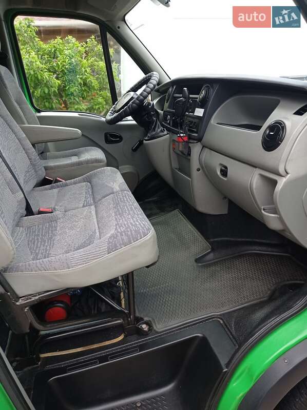 Вантажний фургон Renault Master 2006 в Долинській