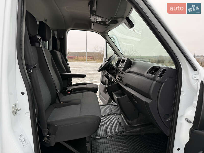 Грузовой фургон Renault Master 2022 в Дубно