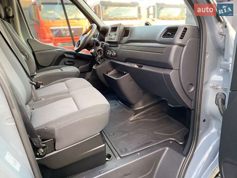 Тентованый Renault Master 2022 в Хусте