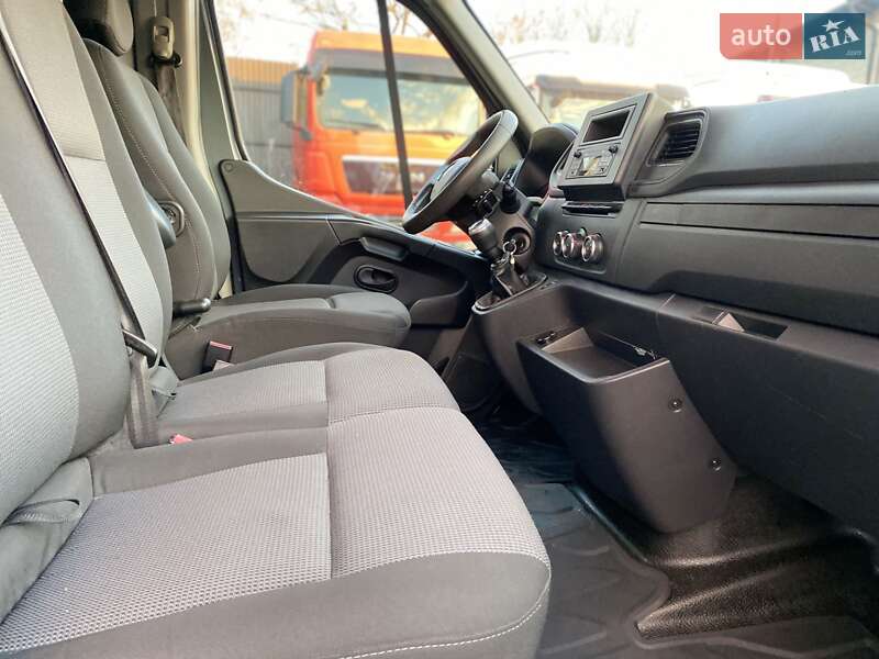 Тентованый Renault Master 2022 в Хусте