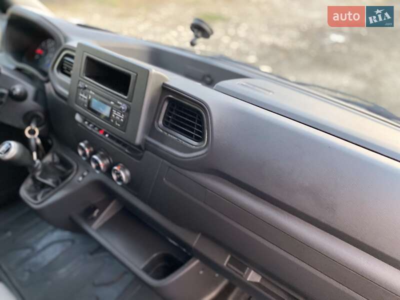 Тентованый Renault Master 2022 в Хусте