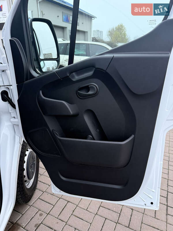 Вантажний фургон Renault Master 2022 в Києві