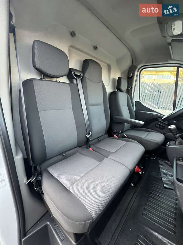 Вантажний фургон Renault Master 2021 в Луцьку