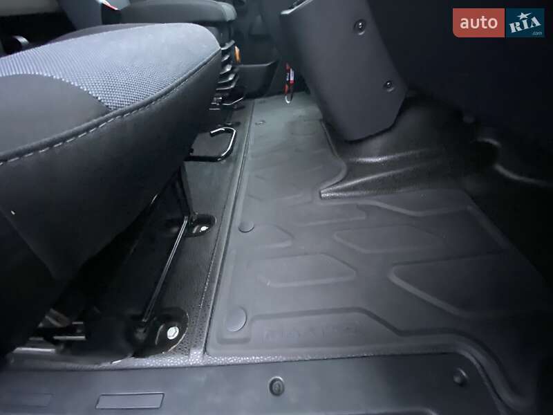 Другие грузовики Renault Master 2022 в Киеве