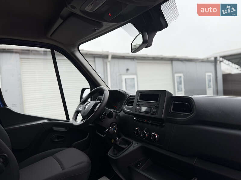Вантажний фургон Renault Master 2022 в Дубні