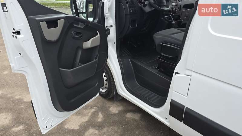 Вантажний фургон Renault Master 2018 в Житомирі