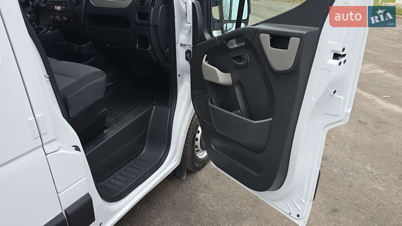 Вантажний фургон Renault Master 2018 в Житомирі