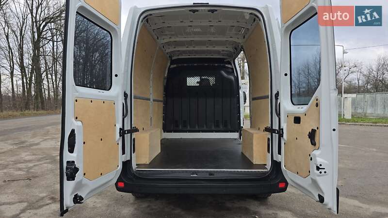 Вантажний фургон Renault Master 2018 в Житомирі