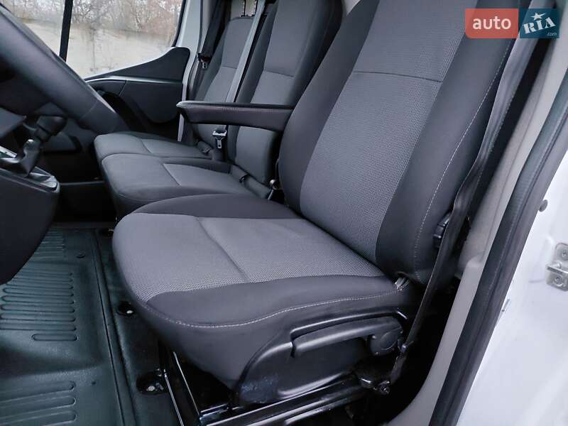 Вантажний фургон Renault Master 2023 в Івано-Франківську