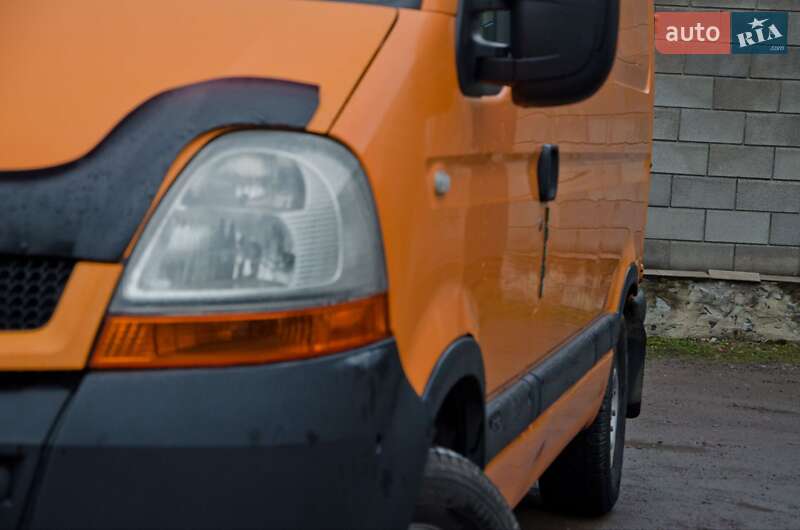 Вантажний фургон Renault Master 2006 в Сарнах