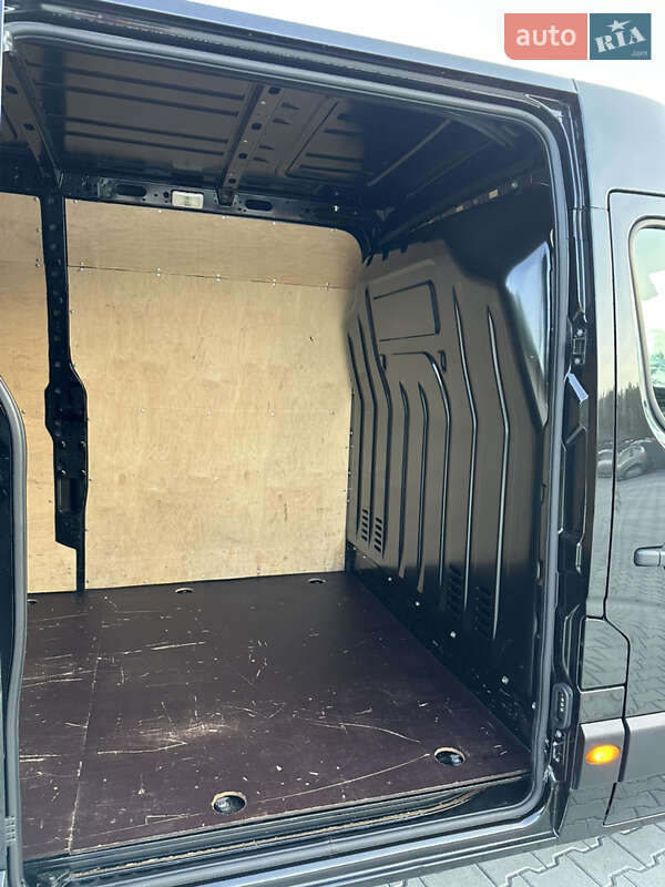 Вантажний фургон Renault Master 2022 в Ковелі