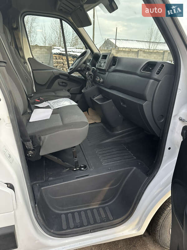 Вантажний фургон Renault Master 2020 в Долині