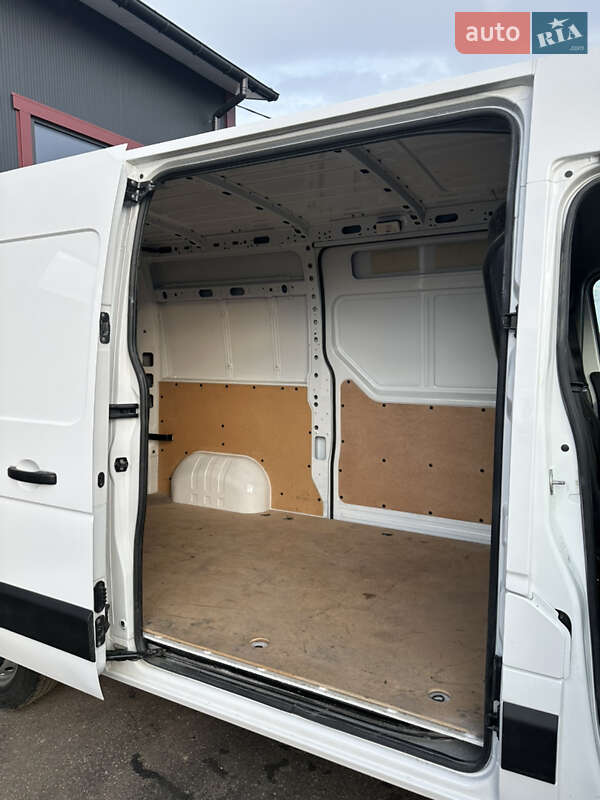 Вантажний фургон Renault Master 2020 в Долині