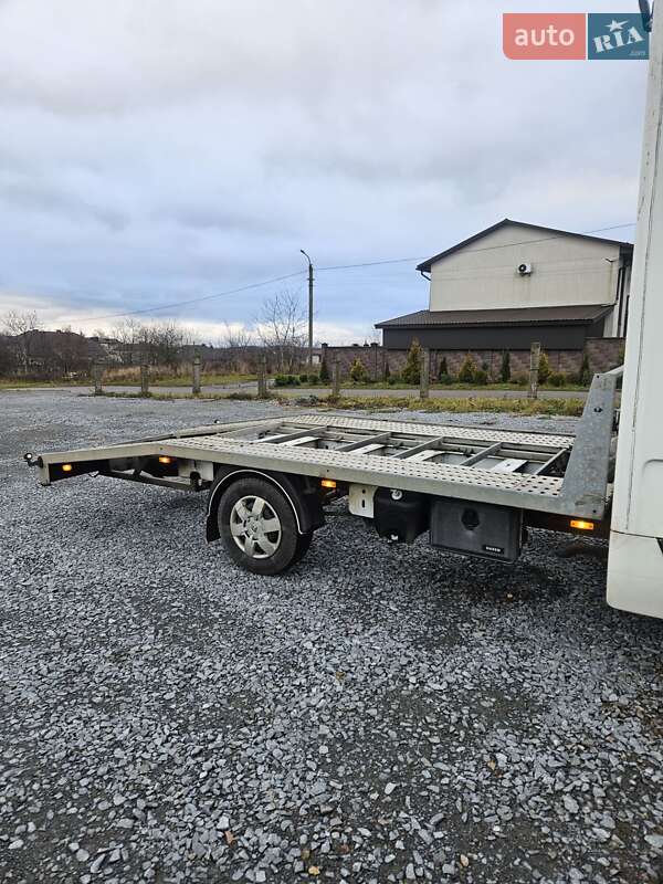 Евакуатор Renault Master 2015 в Рівному