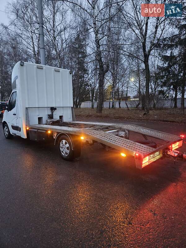 Евакуатор Renault Master 2015 в Рівному
