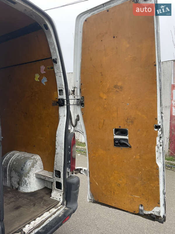 Грузовой фургон Renault Master 2005 в Одессе