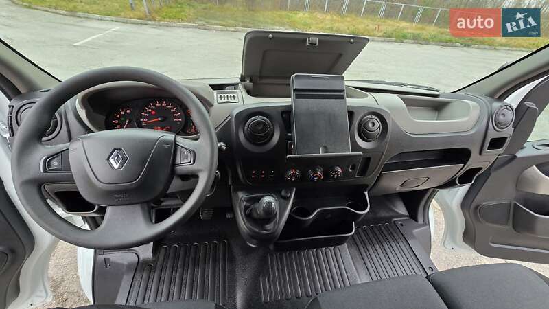 Вантажний фургон Renault Master 2018 в Житомирі