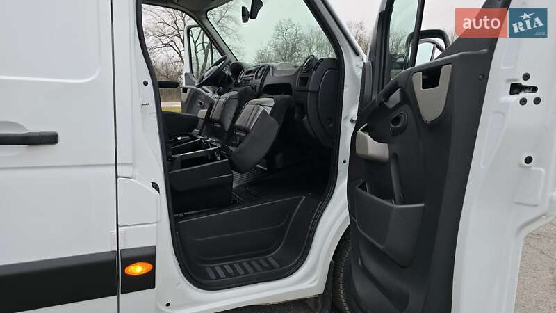 Вантажний фургон Renault Master 2018 в Житомирі